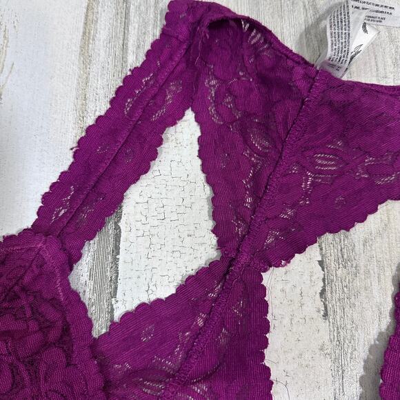 Free People Plum Lace Bralette M MSRP $38 Boho Intimates Wireless - Picture 7 of 8